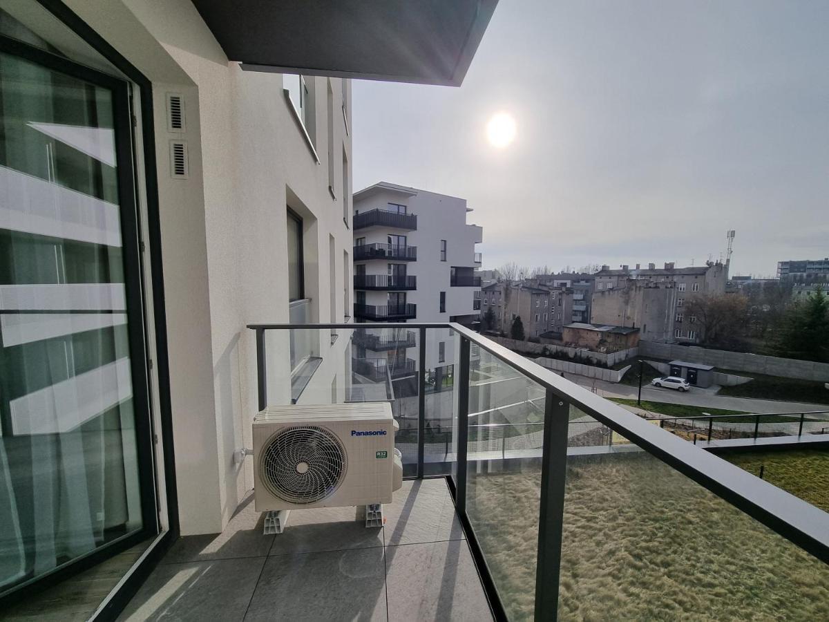 Q Apart Enter- Klimatyzowany 2 Pokojowy Apartament Przy Manufakturze Z Garazem Gratis, Fv Лодзь Экстерьер фото