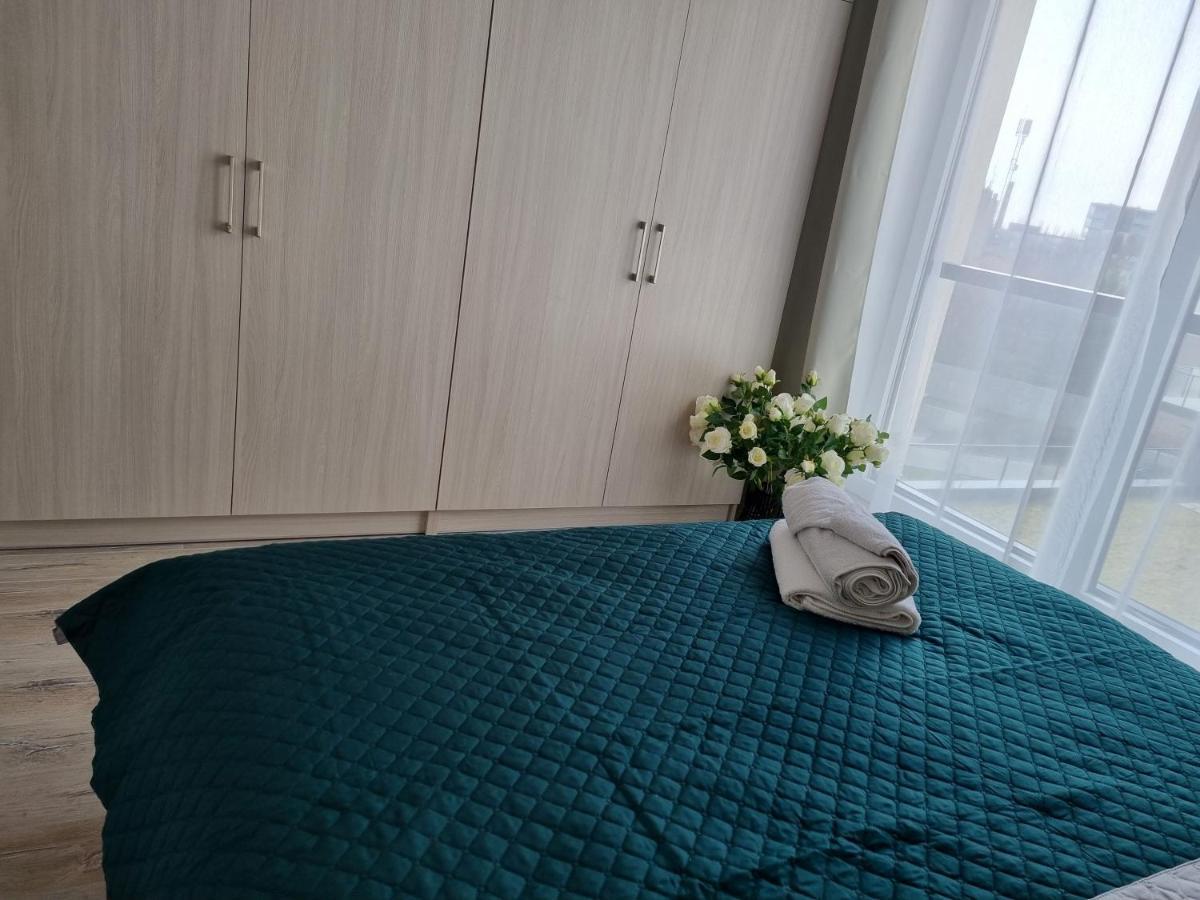 Q Apart Enter- Klimatyzowany 2 Pokojowy Apartament Przy Manufakturze Z Garazem Gratis, Fv Лодзь Экстерьер фото