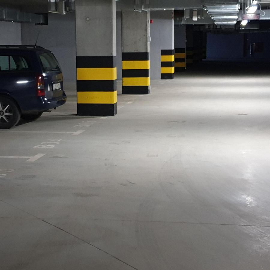 Q Apart Enter- Klimatyzowany 2 Pokojowy Apartament Przy Manufakturze Z Garazem Gratis, Fv Лодзь Экстерьер фото